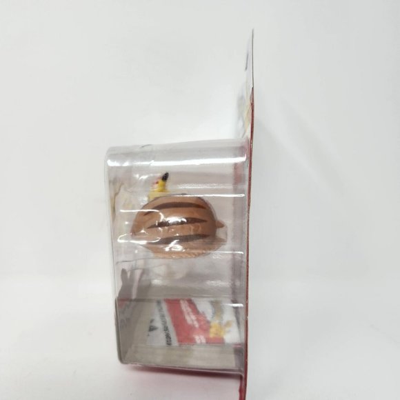 Pokemon Battle Feature Pack Pikachu w/ Santa Hat and Swinub Figures - Picture 6 of 9